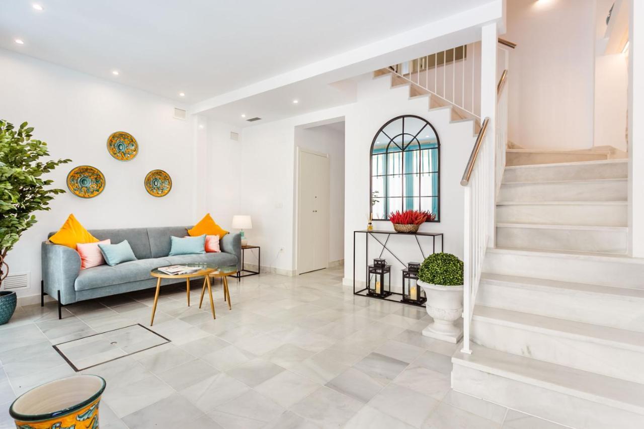 Espectacular Casa De 6 Dormitorios, 7 Banos Y 2 Terrazas * Siviglia